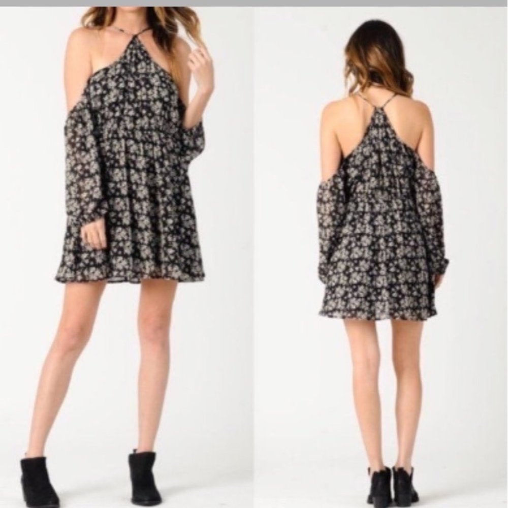 Lucca couture Cold shoulder halter dress XS - Picture 1 of 12
